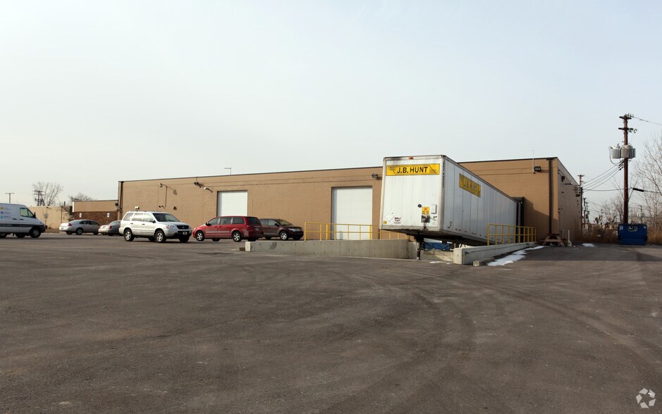 More Photos Of 2741 Elliott Dr, Troy Flex For Sale