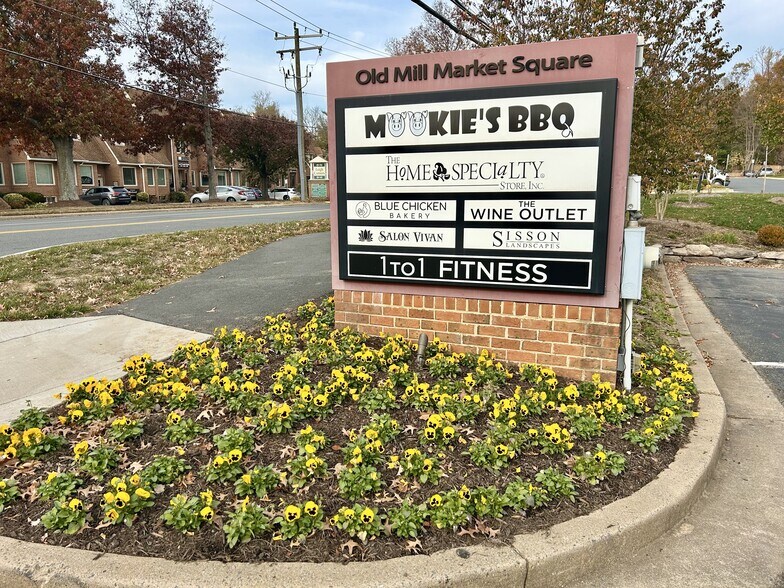 More Photos Of 1141 Walker Rd, Great Falls Restaurant For Lease