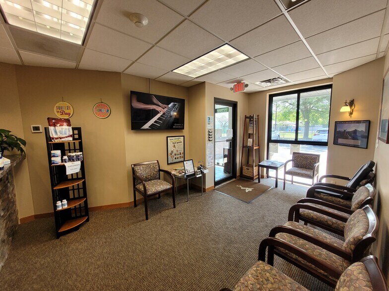 More Photos Of 3434 N Lexington Ave, Shoreview Medical For Lease