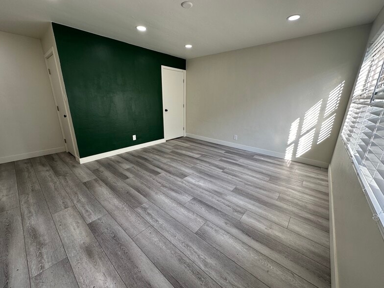 More Photos Of 235 Lake St, Reno Storefront Retail Office For Lease