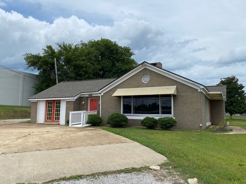 Primary Photo Of 1811 S Gloster St, Tupelo Daycare Center For Lease