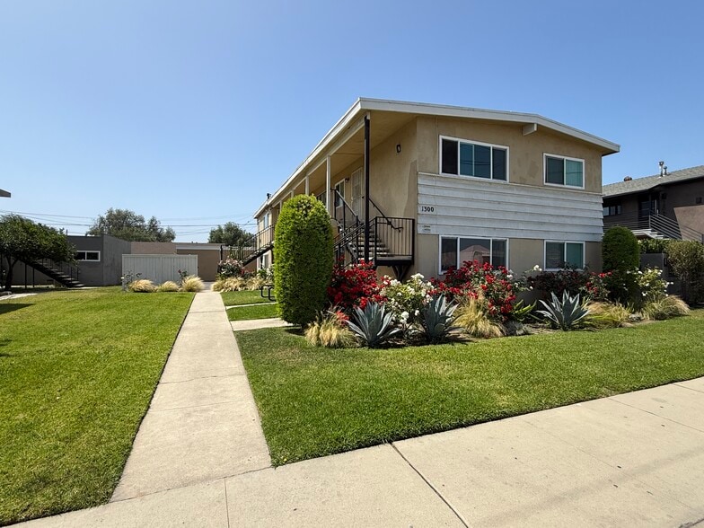 More Photos Of 1300 W Valencia Dr, Fullerton Apartments For Sale