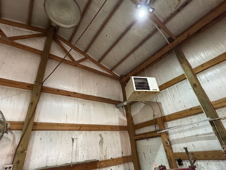 More Photos Of 315 E Maple St, Shelbina Industrial For Sale