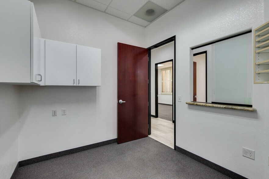 More Photos Of 1820 E Warm Springs Rd, Las Vegas Medical For Sale