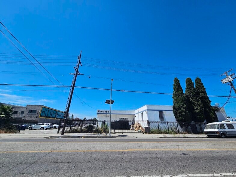 More Photos Of 516 E Jefferson Blvd, Los Angeles Warehouse For Sale