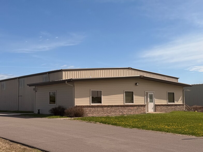 Primary Photo Of 805 Prospect Ave, Osceola Manufacturing For Lease