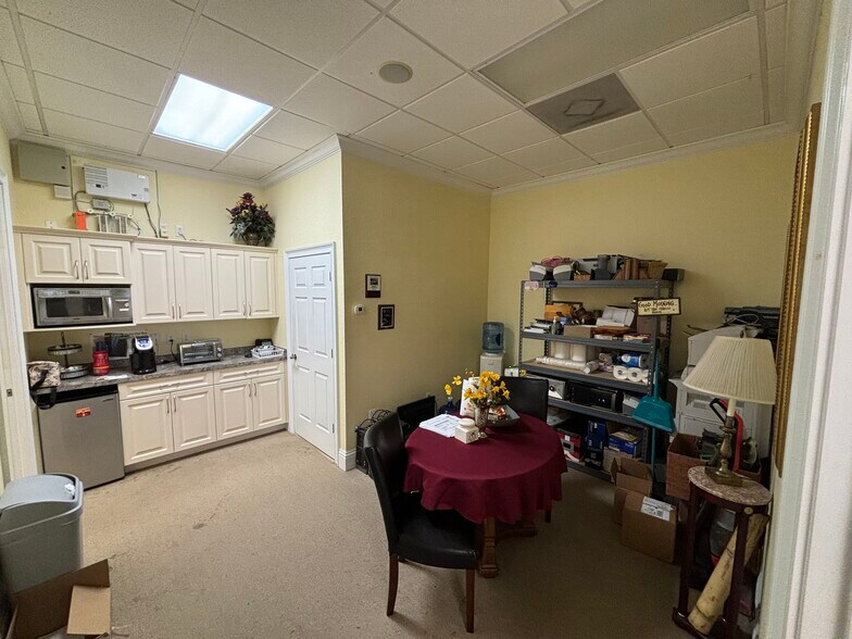 More Photos Of 6210 Scott St, Punta Gorda Office For Lease