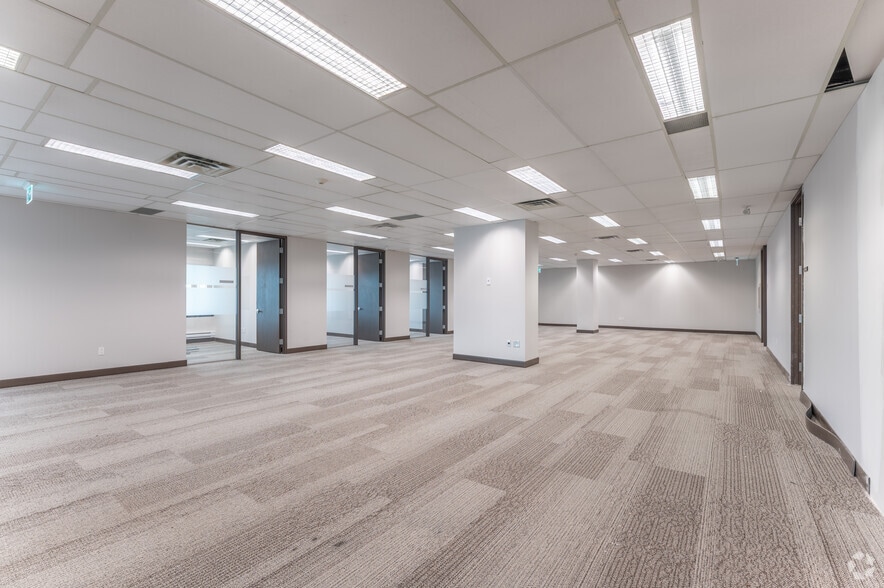 More Photos Of 2233 Argentia Rd, Mississauga Office Residential For Lease