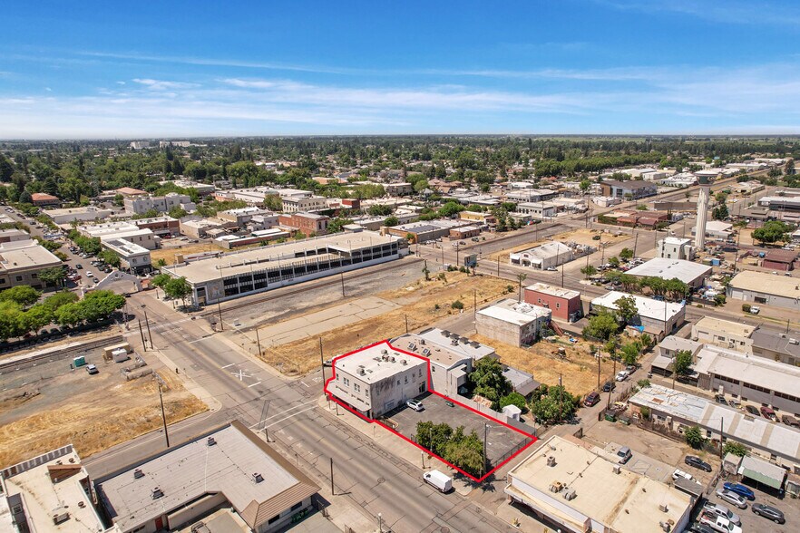 More Photos Of 2 N Main St, Lodi Storefront Retail Office For Sale