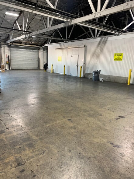 More Photos Of 5540 W 104th St, Los Angeles Warehouse For Lease