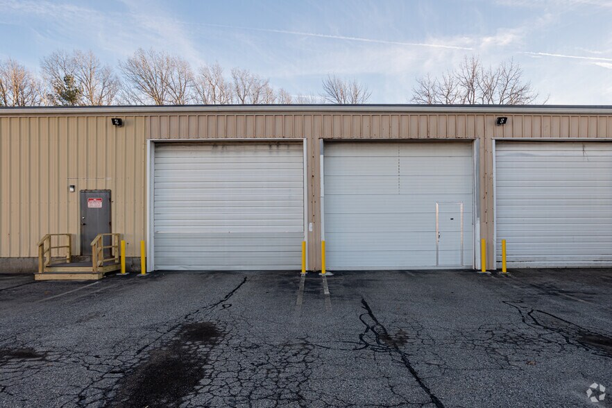 More Photos Of 97 Bancroft St, Auburn Distribution For Lease