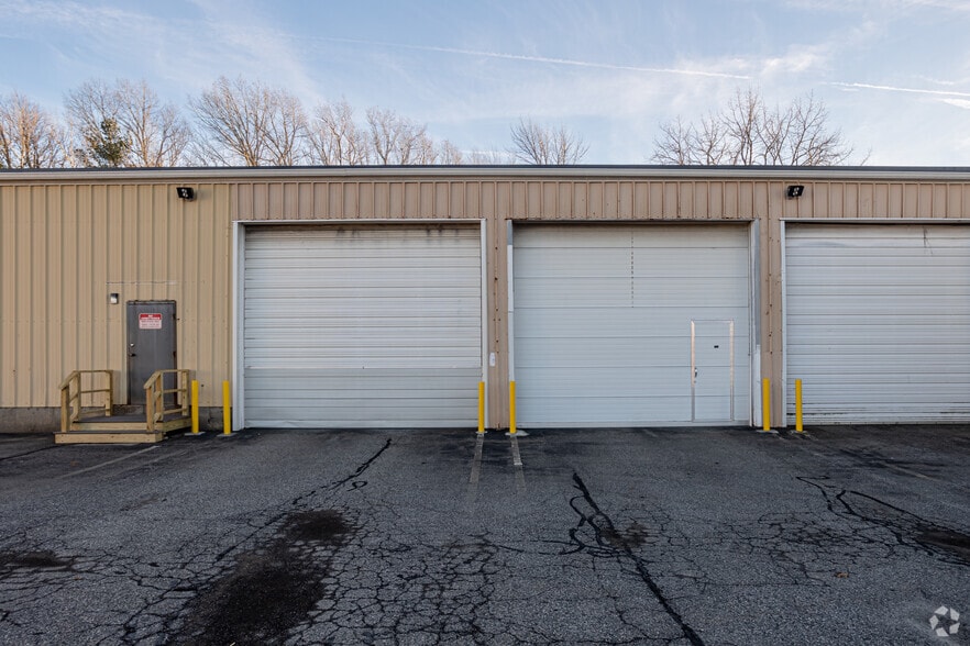 More Photos Of 97 Bancroft St, Auburn Distribution For Lease