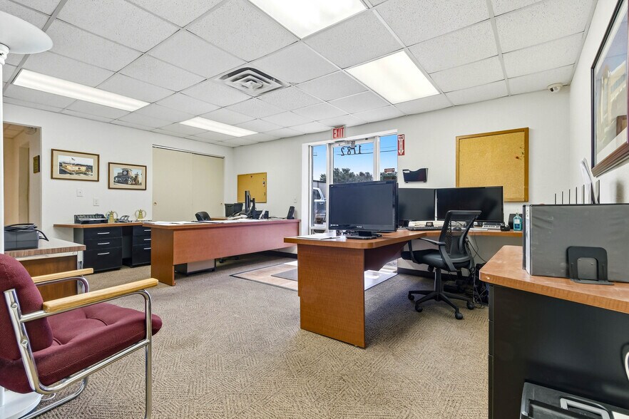 More Photos Of 1782 Calumet St, Clearwater Warehouse For Lease