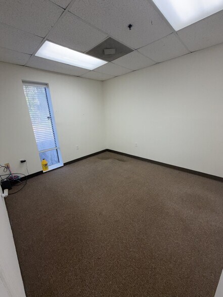 More Photos Of 200 Varnfield Dr, Summerville Warehouse For Lease