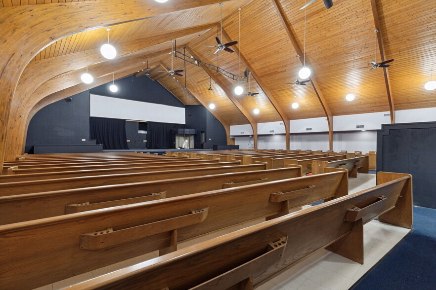 More Photos Of 1919 S Collins St, Arlington Religious Facility For Sale