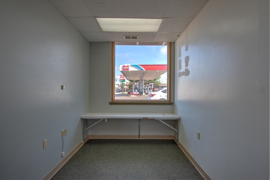 More Photos Of 206 Union St S, Mora Freestanding For Lease