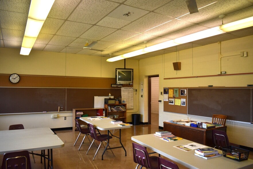 More Photos Of 35781 Stevens Blvd, Eastlake Schools For Sale