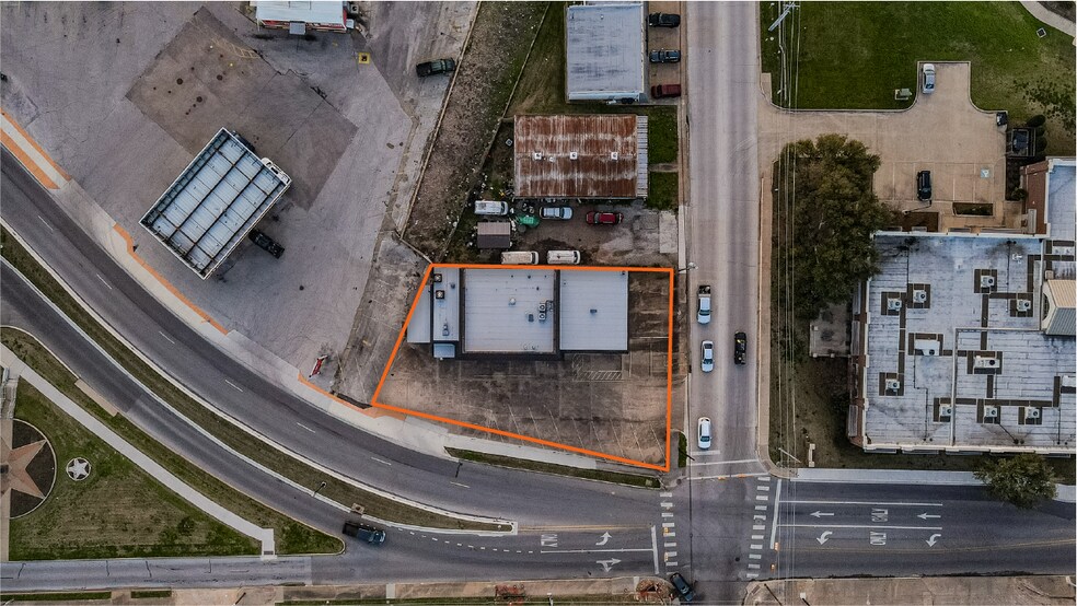 More Photos Of 400 N Austin Pky, Brenham General Retail For Sale