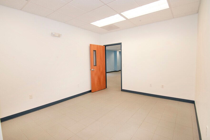 More Photos Of 3 Unlimited Dr, Saratoga Springs Office For Lease