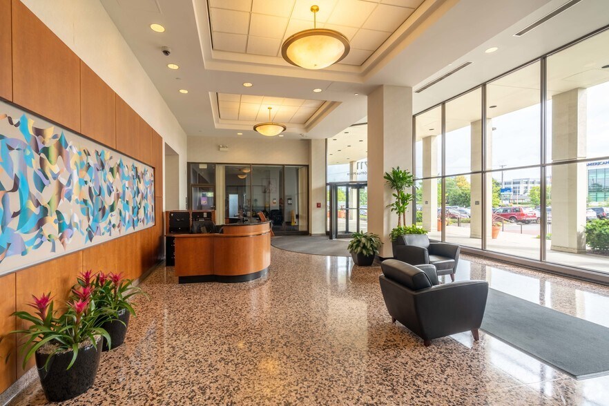 More Photos Of 4709-4711 Golf Rd, Skokie Medical For Lease
