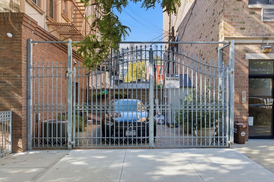 More Photos Of 332 Manhattan Ave, Brooklyn Apartments For Sale