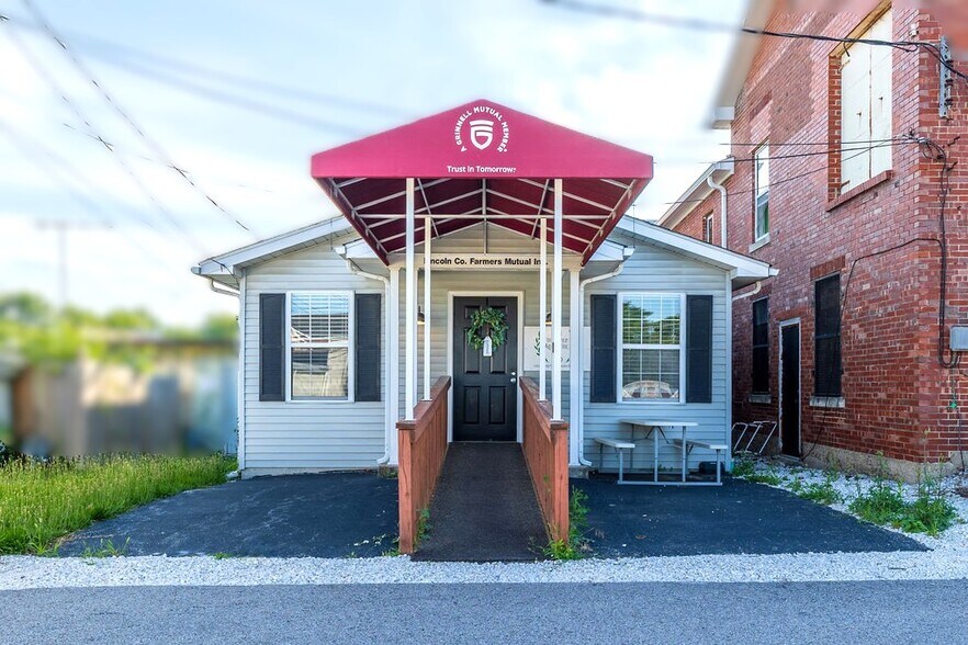 More Photos Of 320 Main St, Troy Office For Sale