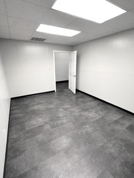 More Photos Of 2175 N Roberts Ave, Lumberton Industrial For Sale