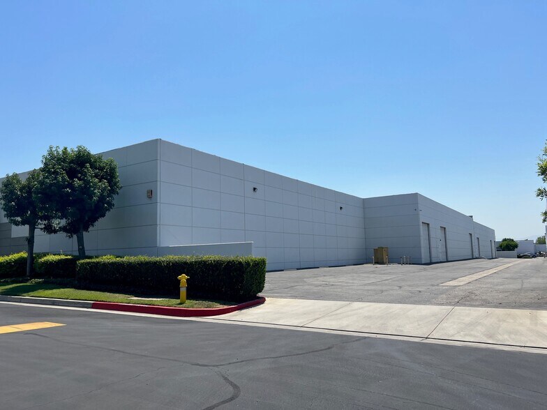 More Photos Of 2020 Elm Ct, Ontario Warehouse For Sale