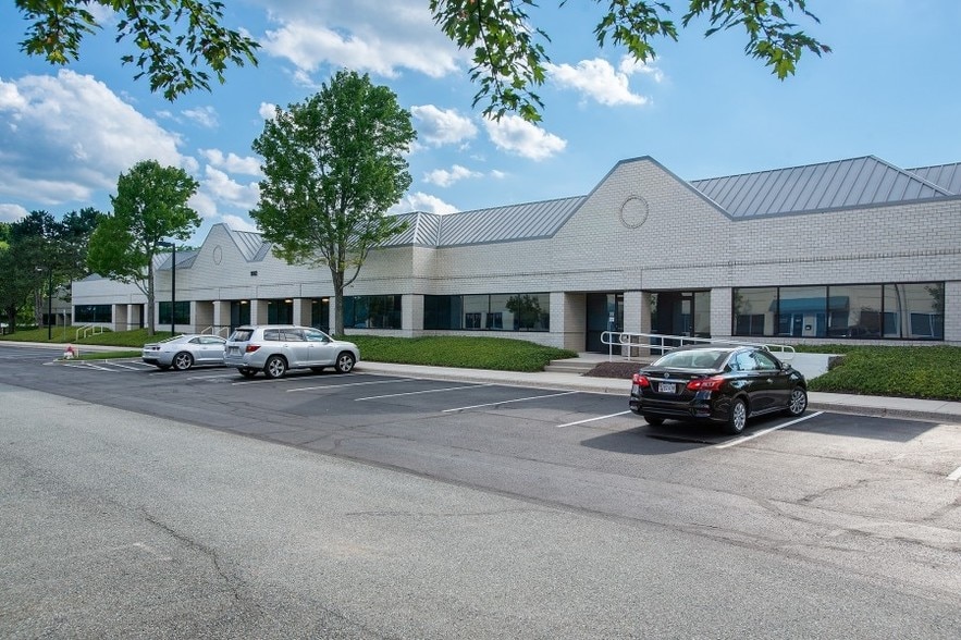 More Photos Of 904 Wind River Ln, Gaithersburg Office For Sale