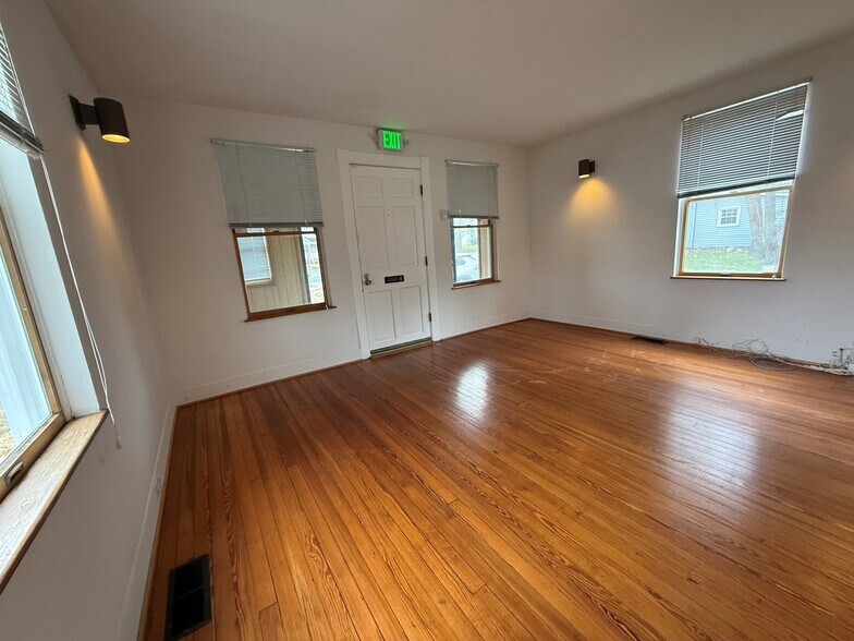 More Photos Of 635 Main St, Reisterstown Office For Sale