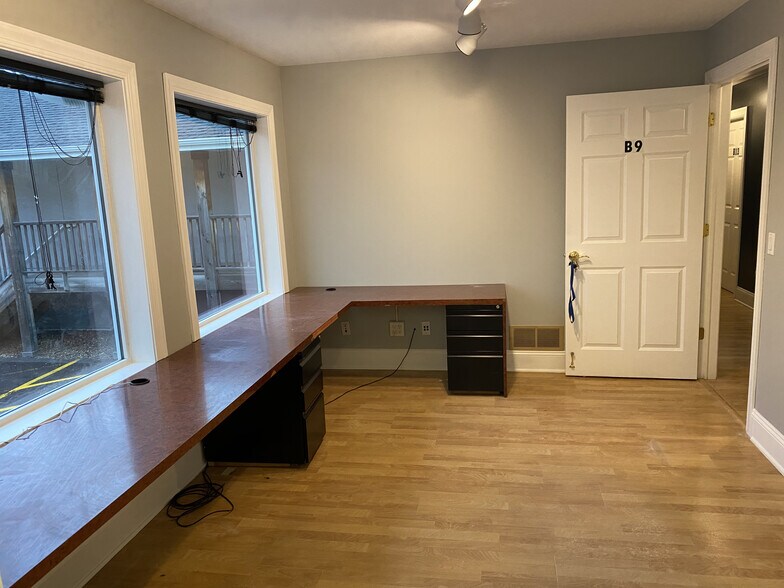 More Photos Of 1865 Old Hudson Rd, Saint Paul Loft Creative Space For Lease