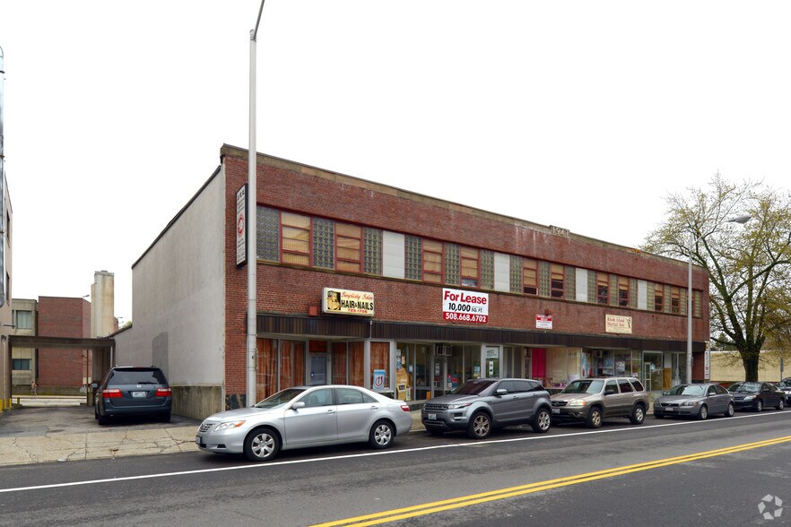 More Photos Of 30-44 East Ave, Pawtucket Storefront Retail Office For Lease