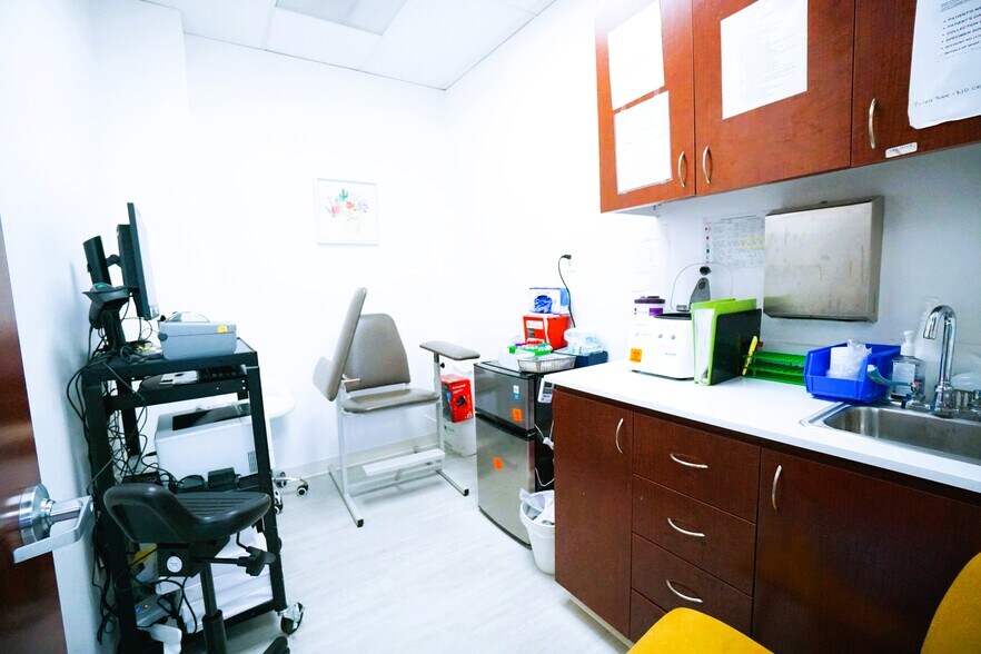 More Photos Of 4825 Almeda Rd, Houston Medical For Lease