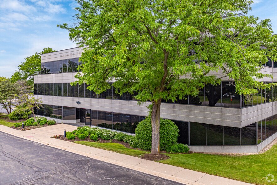 More Photos Of 950 Warrenville Rd, Lisle Office For Lease