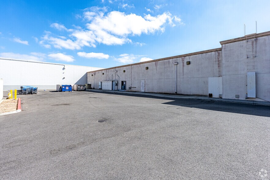 More Photos Of 14525 Lakewood Blvd, Paramount Storefront Retail Office For Sale