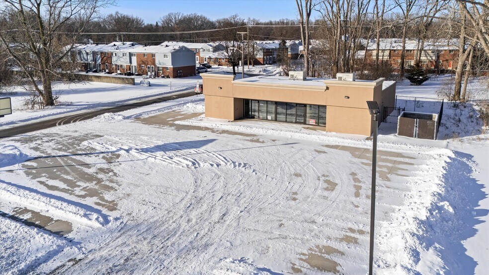 More Photos Of 8498 Wayne Rd, Romulus Convenience Store For Lease