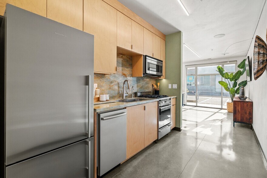 More Photos Of 108 High Rd, Santa Cruz Flex For Sale