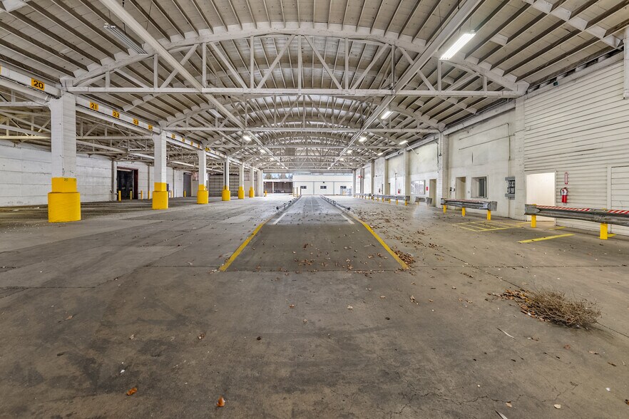 More Photos Of 661 S Fir St, Medford Refrigeration Cold Storage For Lease