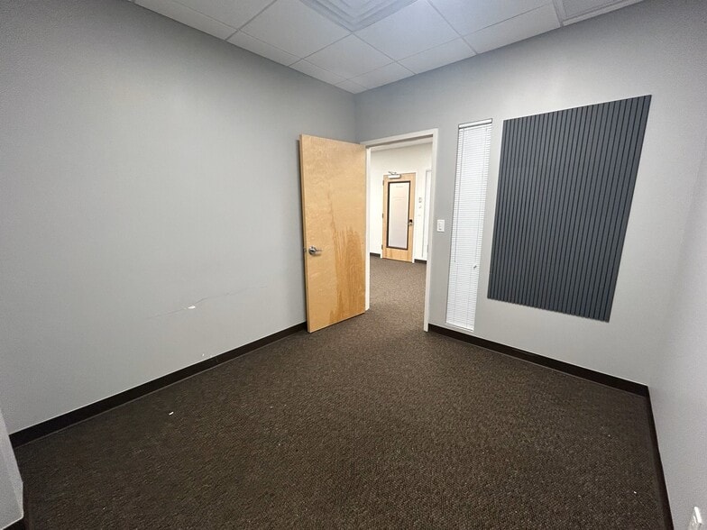 More Photos Of 425 New York, Huntington Apartments For Lease