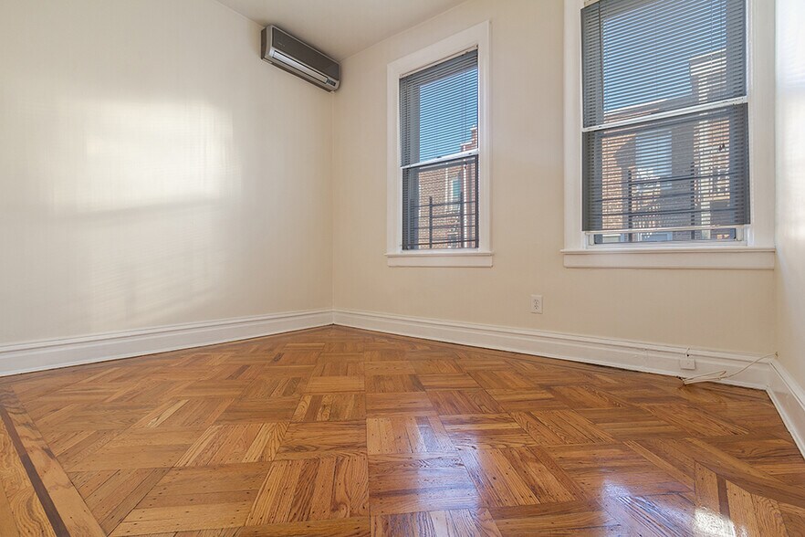 More Photos Of 7 Newark Bay Ct, Bayonne Apartments For Sale