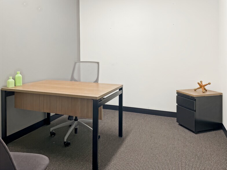 More Photos Of 8211 E Regal Pl, Tulsa Coworking Space