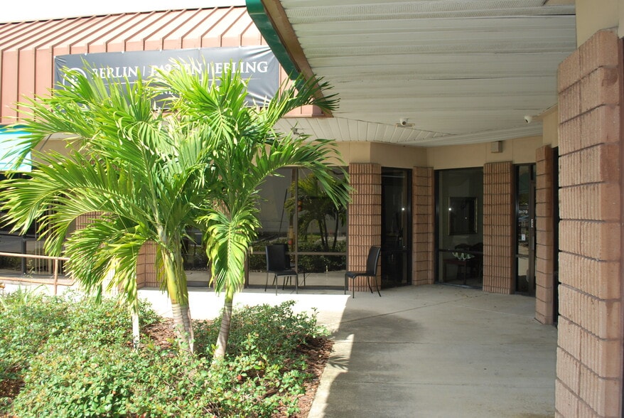 More Photos Of 3131-3185 4th St N, Saint Petersburg Freestanding For Lease