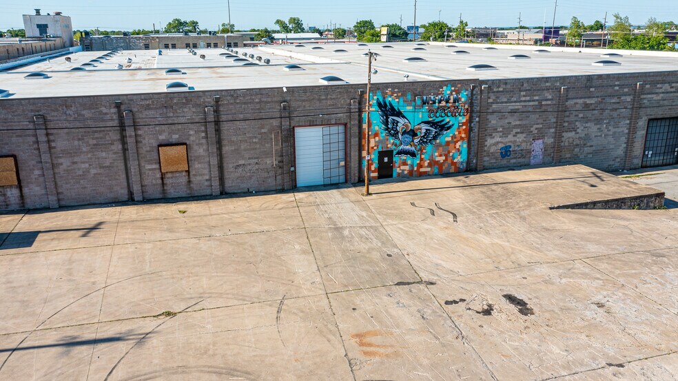 More Photos Of 6308 E 15th St, Tulsa Manufacturing For Lease