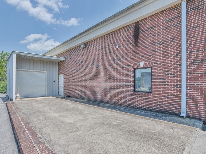 More Photos Of 7 Worth Cir, Johnson City Loft Creative Space For Lease