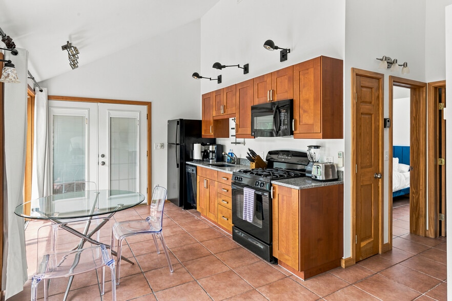 More Photos Of 127 Inlet Rd W, Hampton Bays Hospitality For Sale