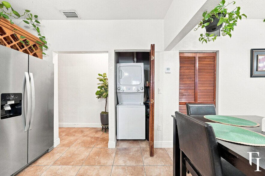 More Photos Of 1353 SW 1st St, Miami Storefront Retail Residential For Sale