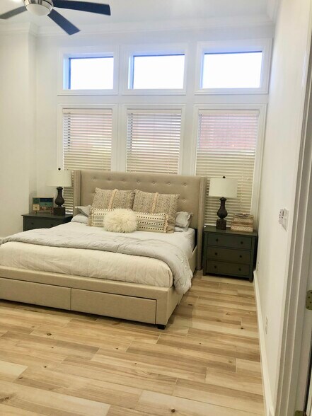 More Photos Of 11351 Hilltop Rd, Argyle Apartments For Sale