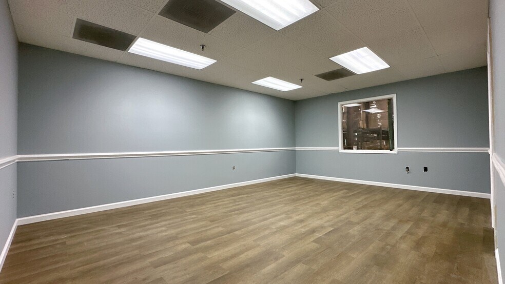 More Photos Of 129 Dupree St, Charlotte Distribution For Lease
