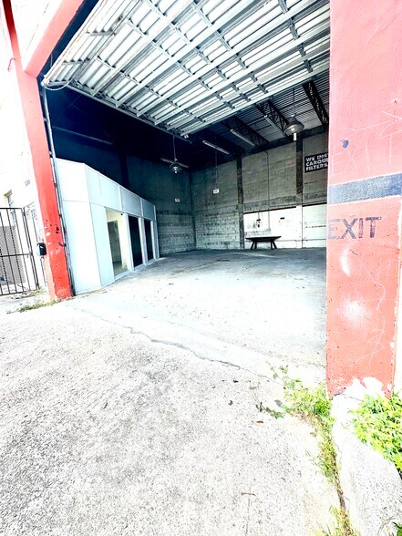 More Photos Of 5500-5532 Pembroke Rd, Hollywood Freestanding For Sale