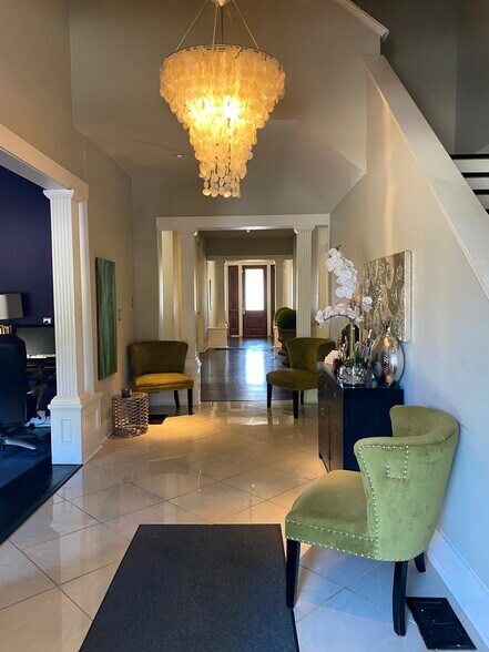 More Photos Of 2206 Union Ave, Memphis Office For Sale